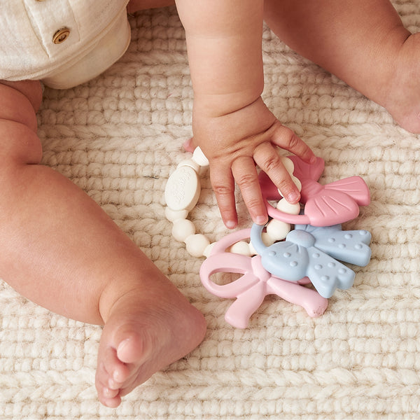 Itzy Ritzy Teether - Bow Trio